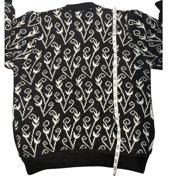 Society Ball Vintage Black and White Floral Cardigan Jacket One Size Pit 22 L 25 - Picture 15 of 15